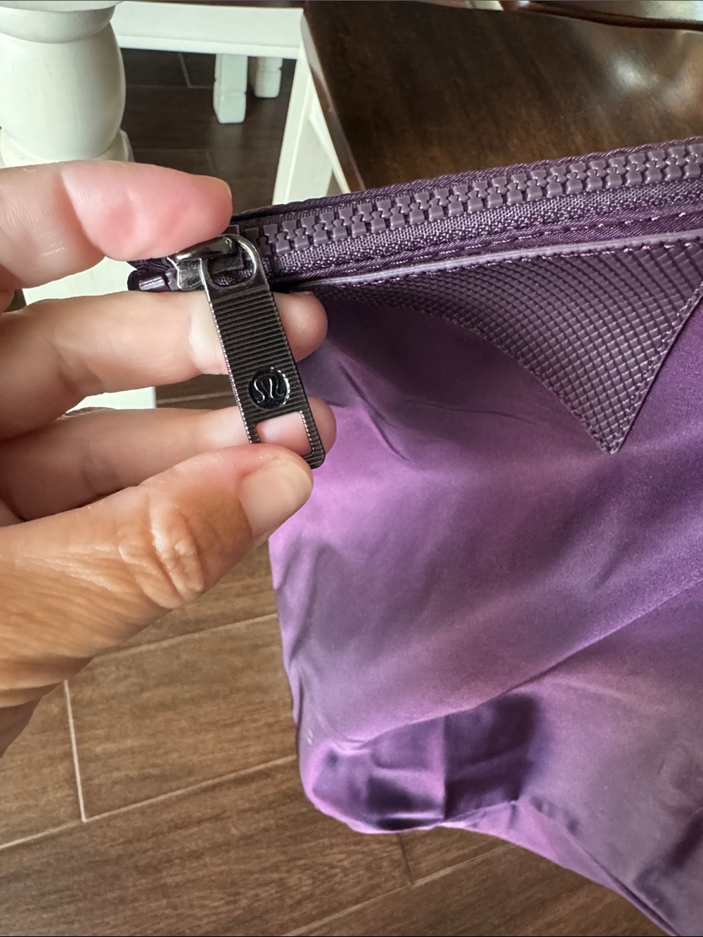 Lululemon Acute Tote 23L Black Cherry - Picture 9 of 15